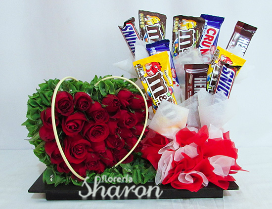Arreglo de Rosas y Chocolates Dos Sonrisas – Florería Sharon | Arreglos  Florales | Canasta Frutal | Envío de Flores | Arreglos condolencias |